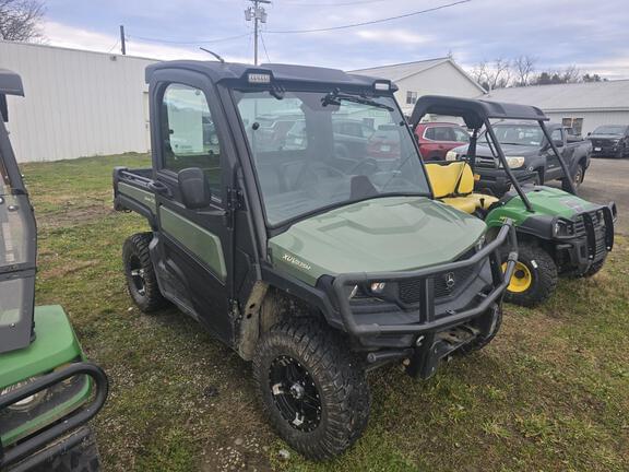 Image of John Deere XUV 835M Primary image