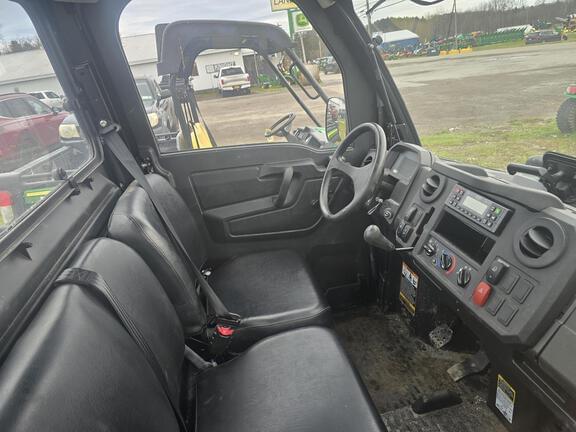 Image of John Deere XUV 835M equipment image 4