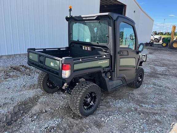 Image of John Deere XUV 835M equipment image 2