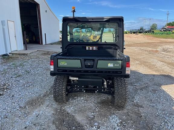 Image of John Deere XUV 835M equipment image 3