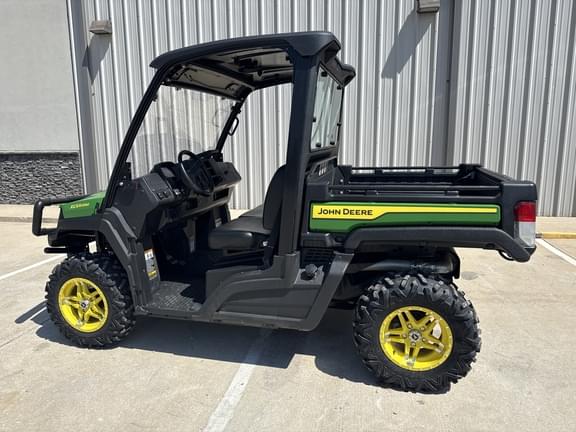 Image of John Deere XUV 835M equipment image 2