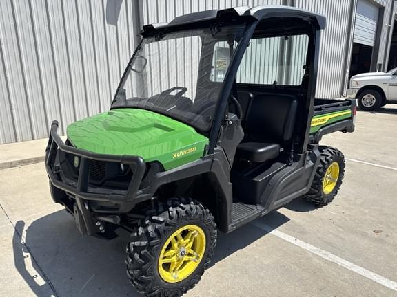 Image of John Deere XUV 835M equipment image 1