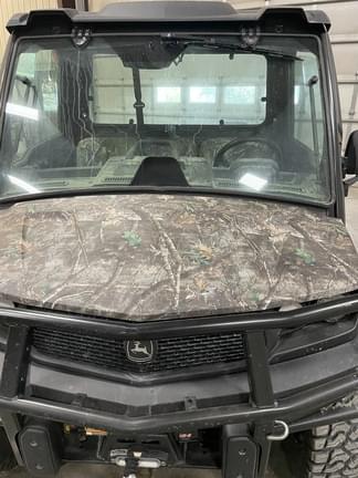 Image of John Deere XUV 835M equipment image 1