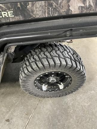 Image of John Deere XUV 835M equipment image 4