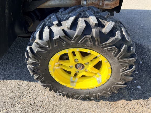 Image of John Deere XUV 835M equipment image 3