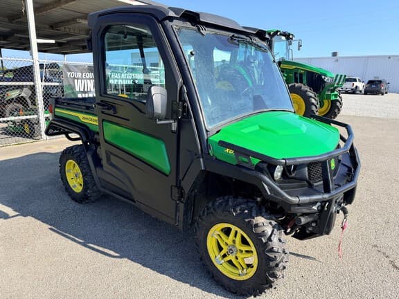 Image of John Deere XUV 835M equipment image 1