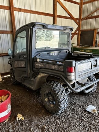 Image of John Deere XUV 835M equipment image 2