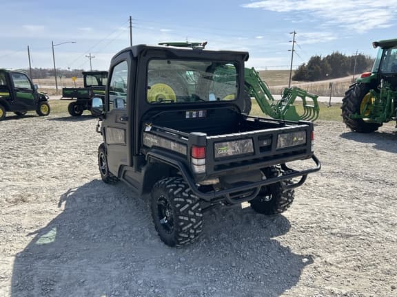 Image of John Deere XUV 835M equipment image 3