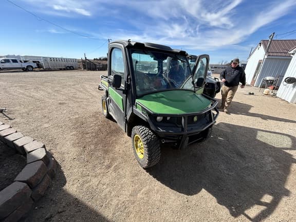 Image of John Deere XUV 835M equipment image 1