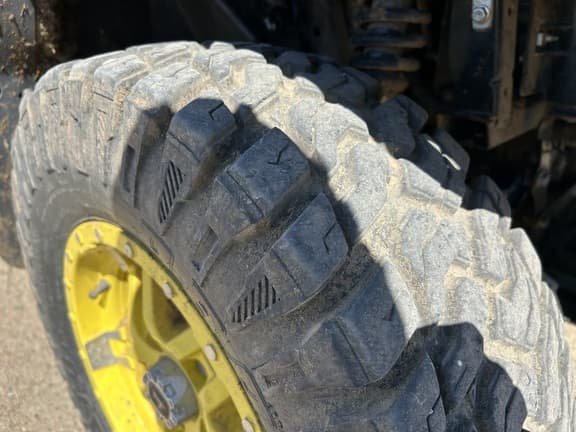 Image of John Deere XUV 835M equipment image 3