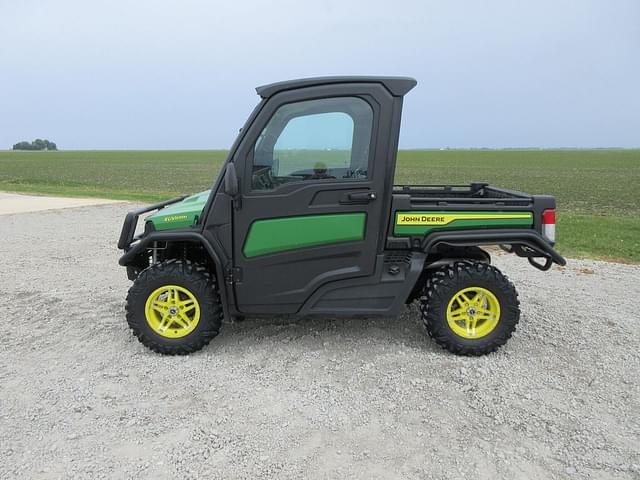 Image of John Deere XUV 835M equipment image 1