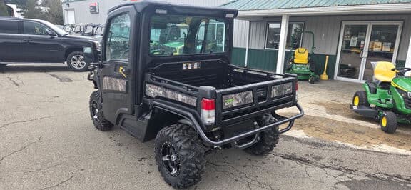 Image of John Deere XUV 835M equipment image 2