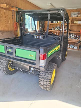 Image of John Deere XUV 835M equipment image 2