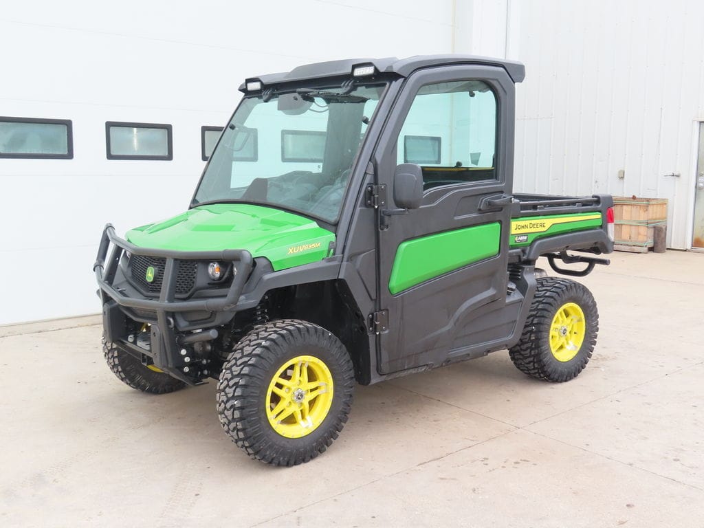 2024 John Deere XUV 835M Equipment Image0