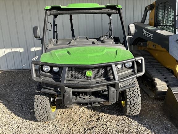 Image of John Deere XUV 835M equipment image 3