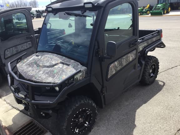 Image of John Deere XUV 835M equipment image 1