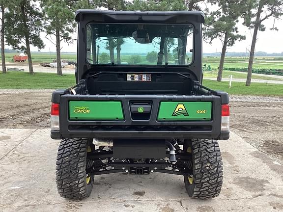 Image of John Deere XUV 835M equipment image 4