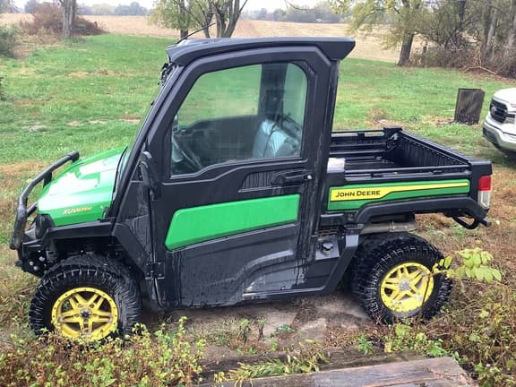 Image of John Deere XUV 835M equipment image 1