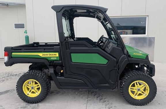 Image of John Deere XUV 835M equipment image 1