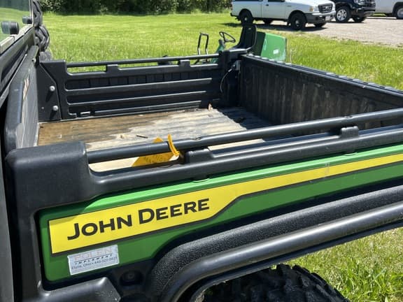 Image of John Deere XUV 835M equipment image 4