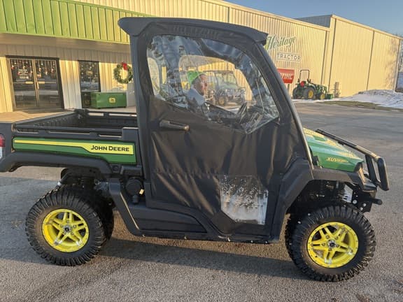 Image of John Deere XUV 835M equipment image 1