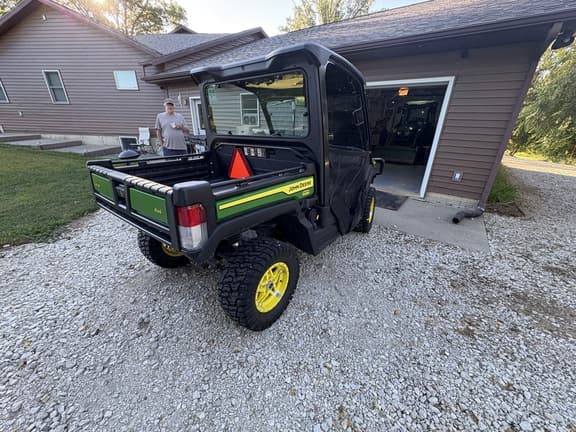 Image of John Deere XUV 835M equipment image 4