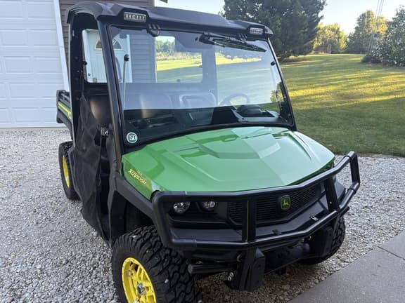 Image of John Deere XUV 835M equipment image 1