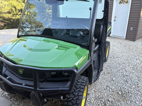 Image of John Deere XUV 835M equipment image 2