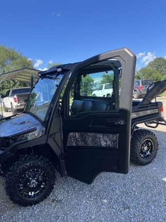 2024 John Deere XUV 835M Equipment Image0