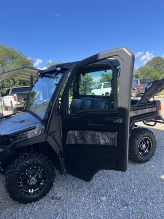 Image of John Deere XUV 835M Primary image