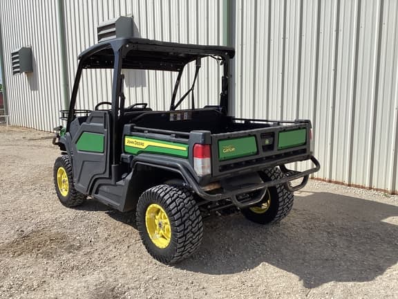 Image of John Deere XUV 835M equipment image 2