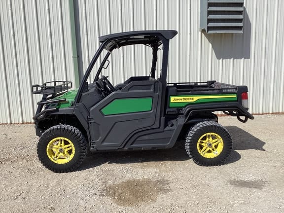 2024 John Deere XUV 835M Equipment Image0