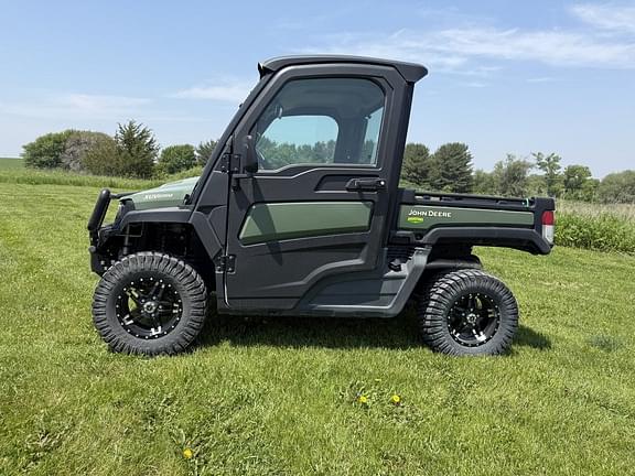 Image of John Deere XUV 835M equipment image 1