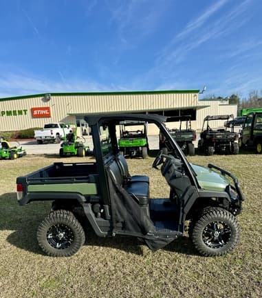 Image of John Deere XUV 835M equipment image 2