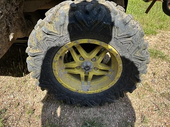 Image of John Deere XUV 835M equipment image 2