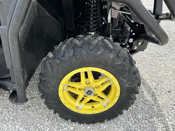 Image of John Deere XUV 835M equipment image 1