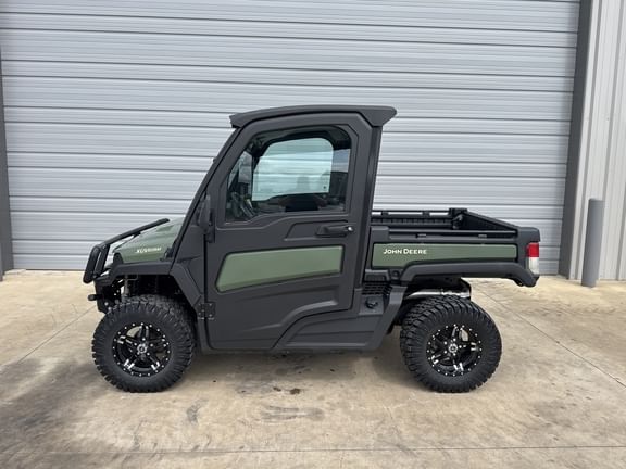 2024 John Deere XUV 835M Equipment Image0