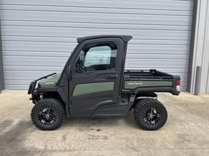 2024 John Deere XUV 835M Image