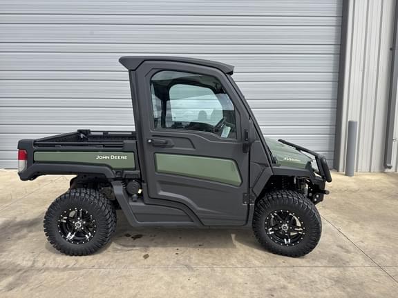Image of John Deere XUV 835M equipment image 3