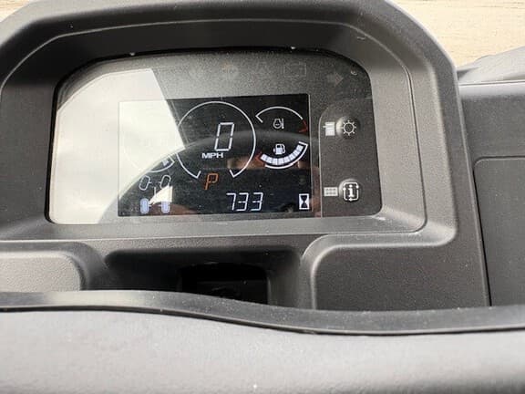 Image of John Deere XUV 835M equipment image 4