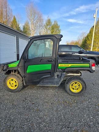 Image of John Deere XUV 835M Primary image