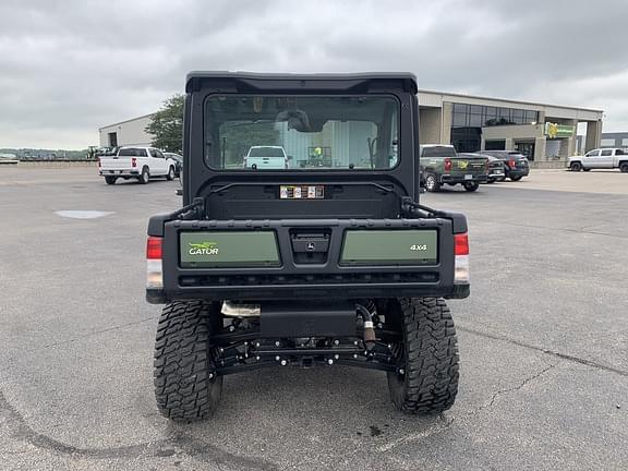 Image of John Deere XUV 835M equipment image 3