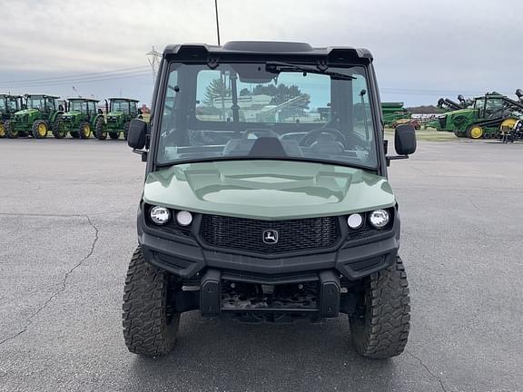 Image of John Deere XUV 835M equipment image 2