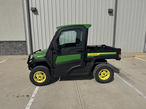 Image of John Deere XUV 835R equipment image 1