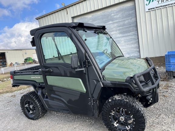 2024 John Deere XUV 835R Equipment Image0