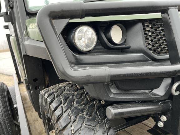 Image of John Deere XUV 835R equipment image 1