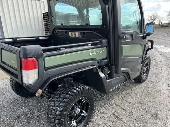 Image of John Deere XUV 835R equipment image 1