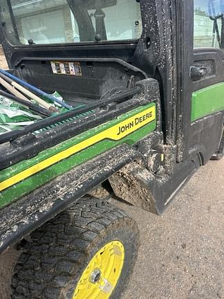 Image of John Deere XUV 835R equipment image 2