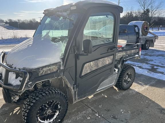 Image of John Deere XUV 835R equipment image 1