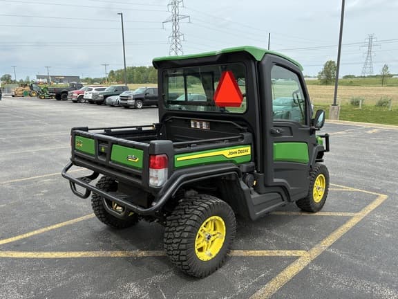 Image of John Deere XUV 835R equipment image 2